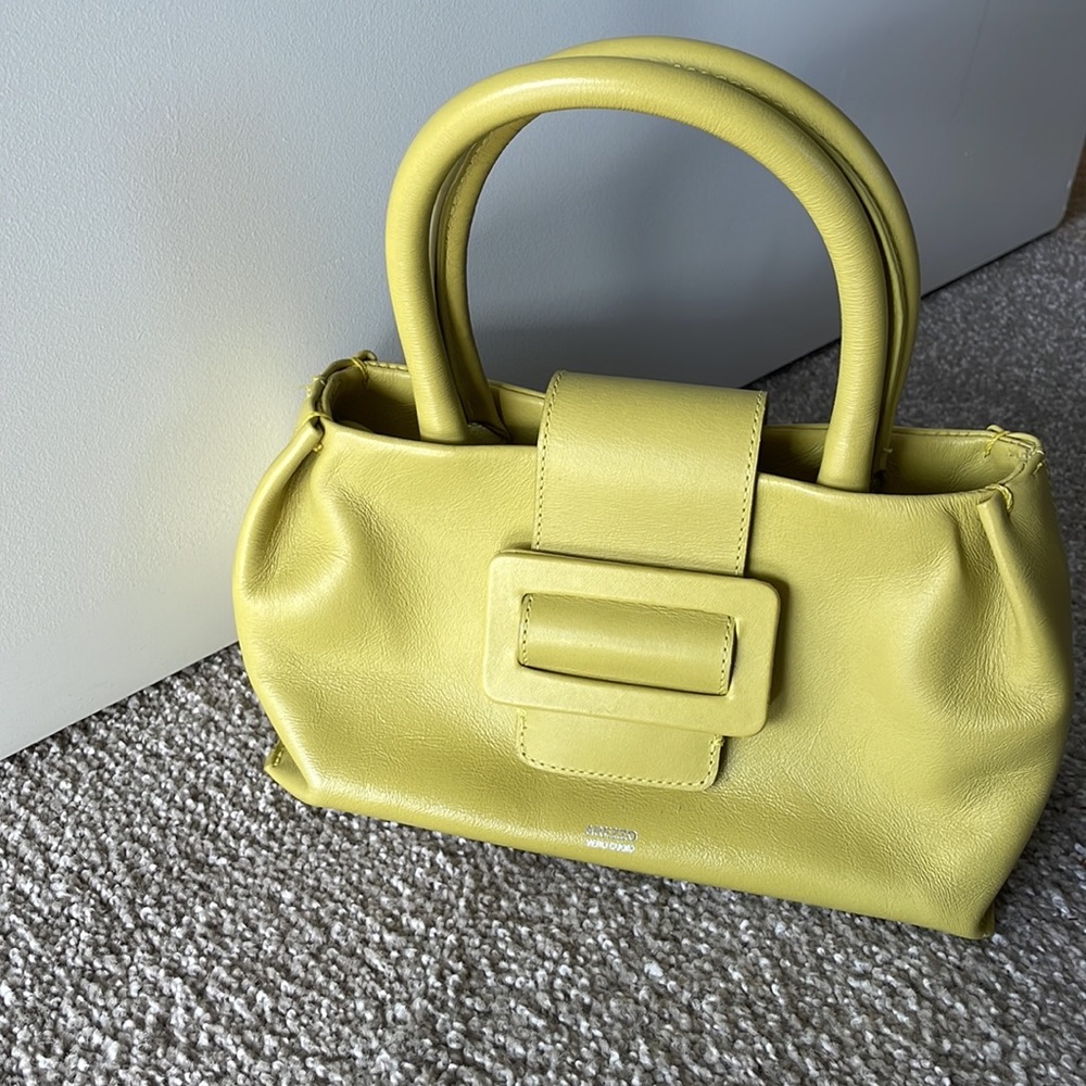 Cult Gaia model light green leather bag